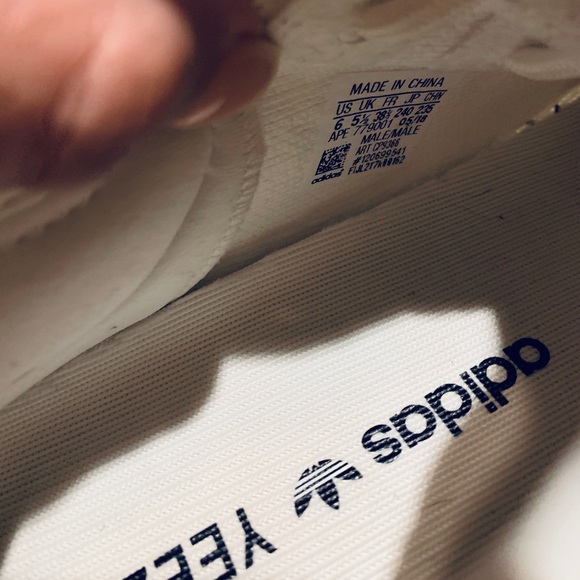 COPY - Yeezy Boost 350V2 Cream/Triple White Authetic - Picture 2 of 3